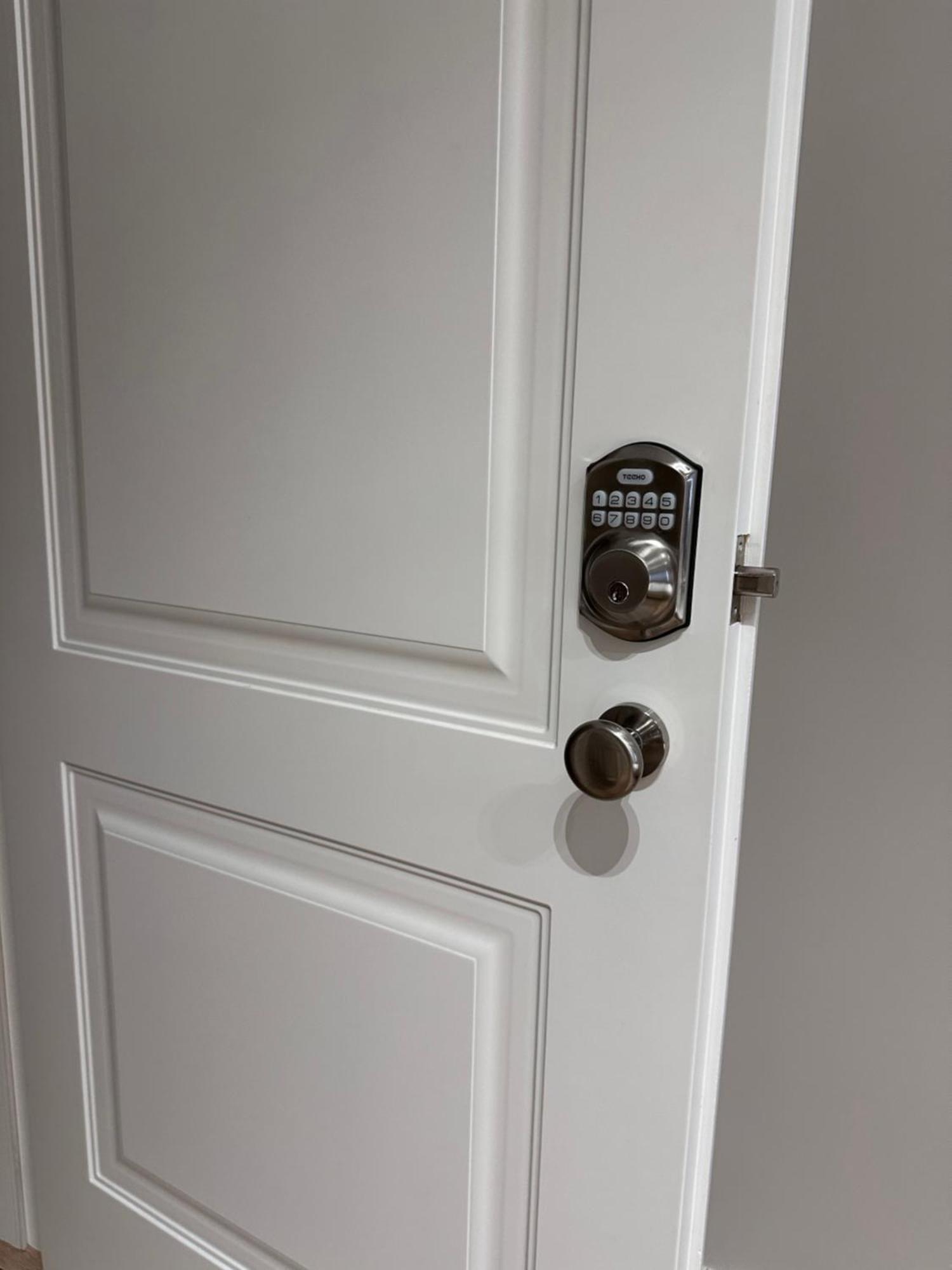Amazon 8 Guesthouse Тирана Екстериор снимка